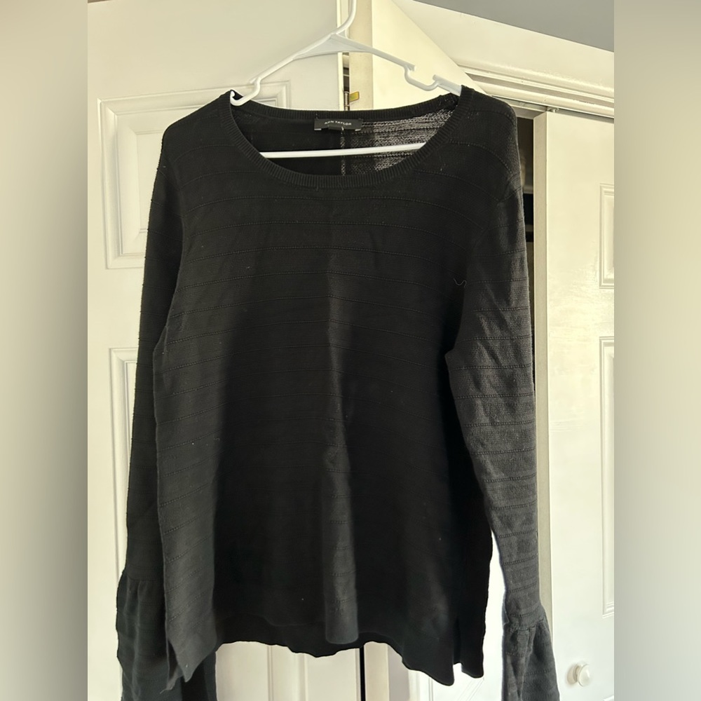 Ann Taylor women’s long sleeved top